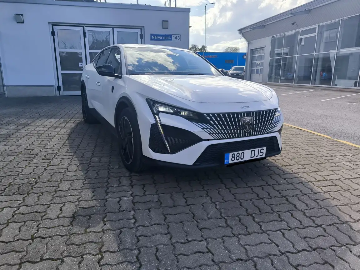 PEUGEOT 408