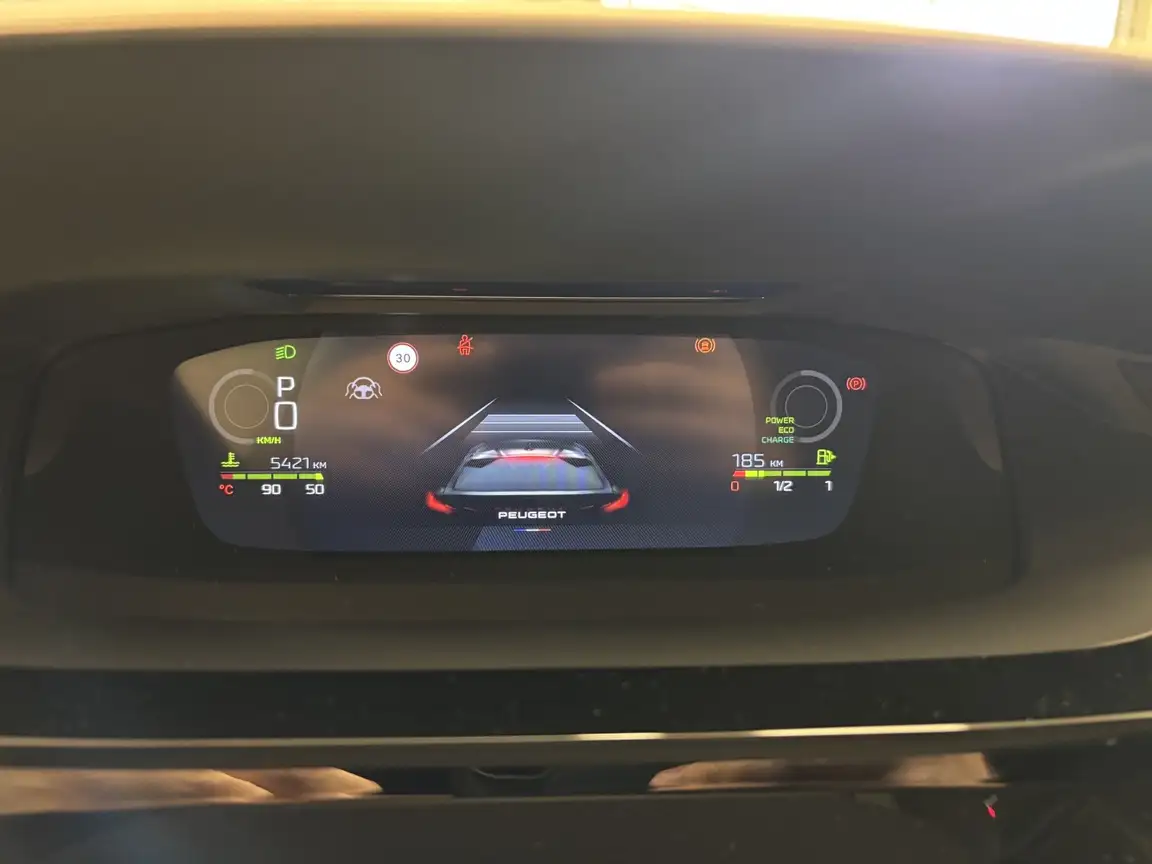 PEUGEOT 408