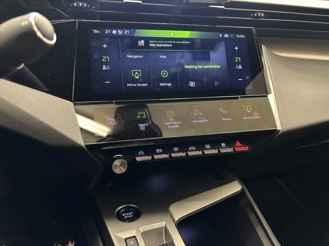 PEUGEOT 408