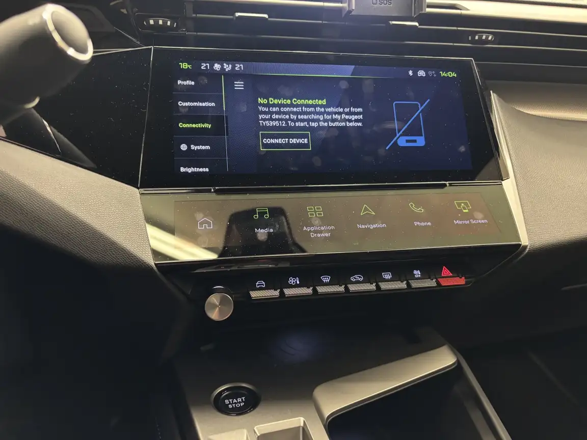 PEUGEOT 408