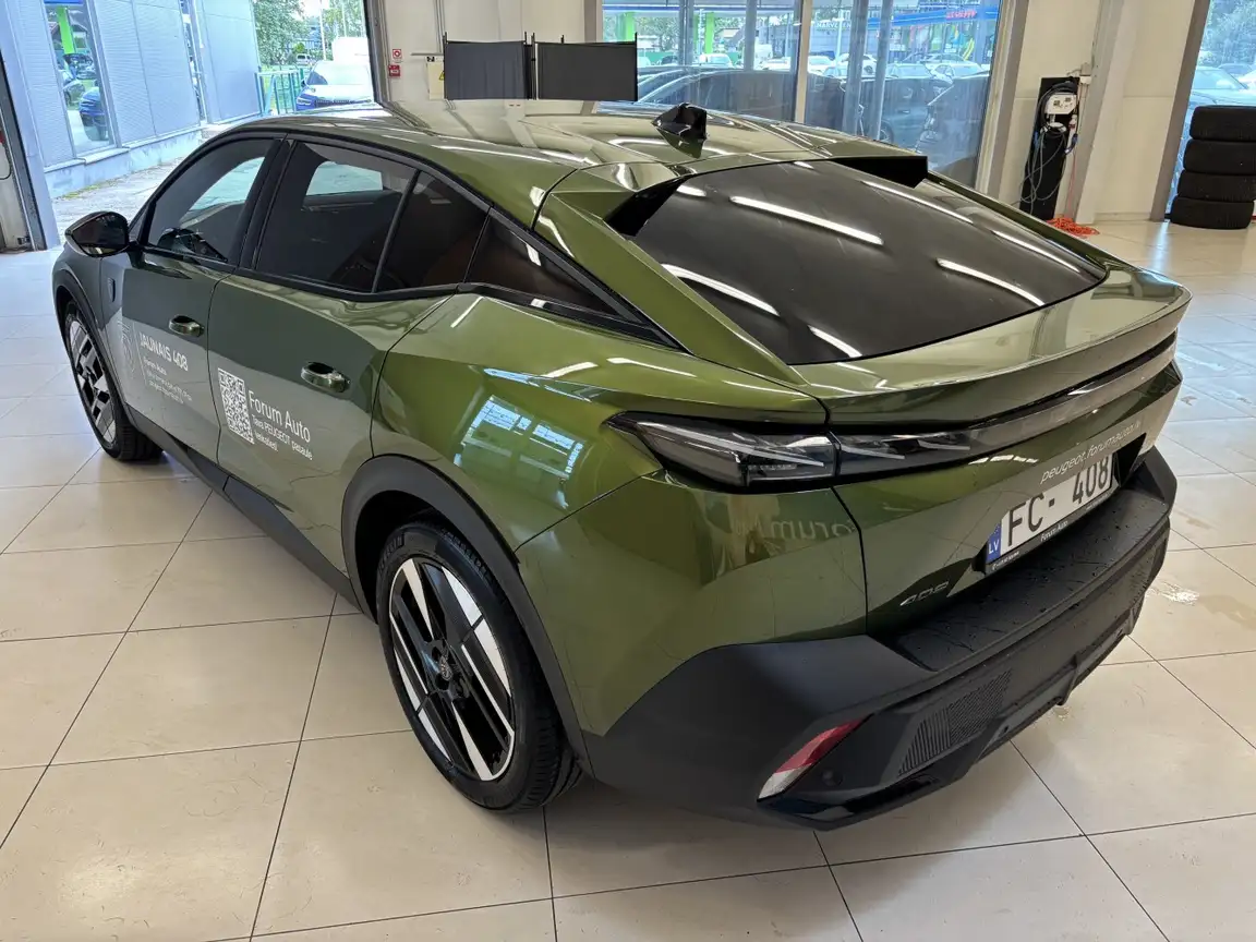 PEUGEOT 408