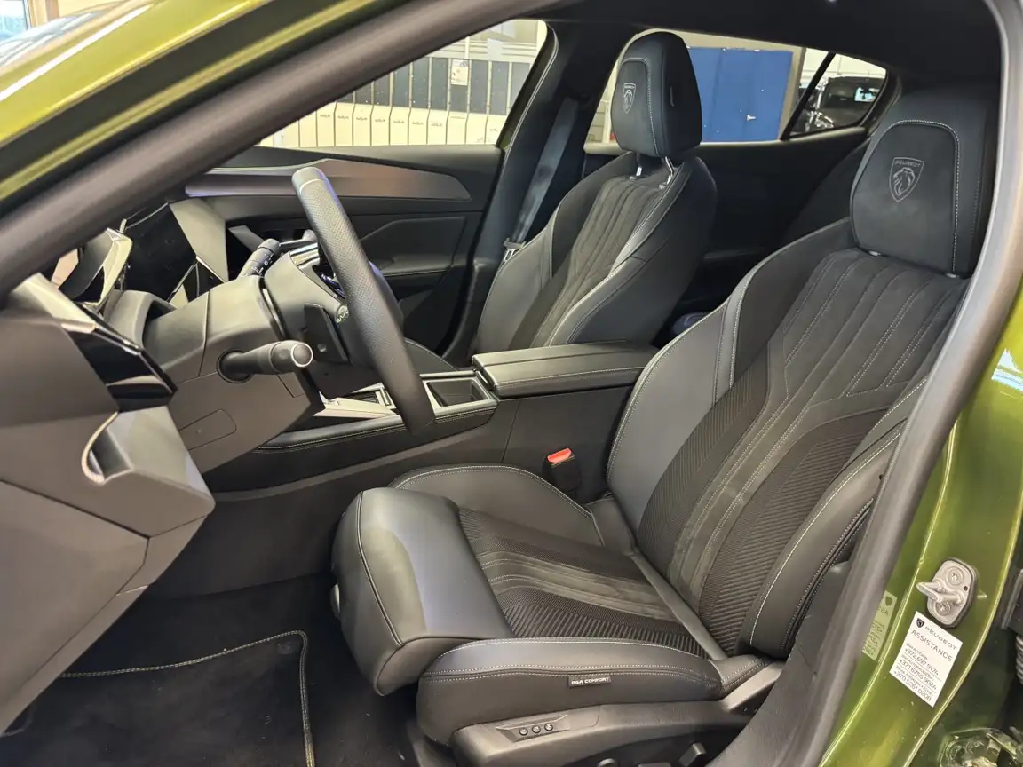 PEUGEOT 408