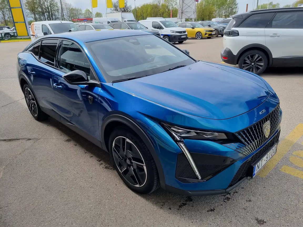 PEUGEOT 408