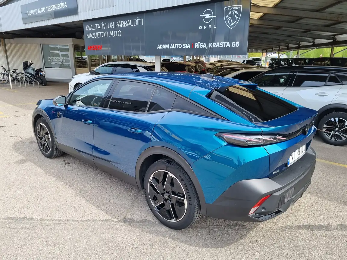 PEUGEOT 408