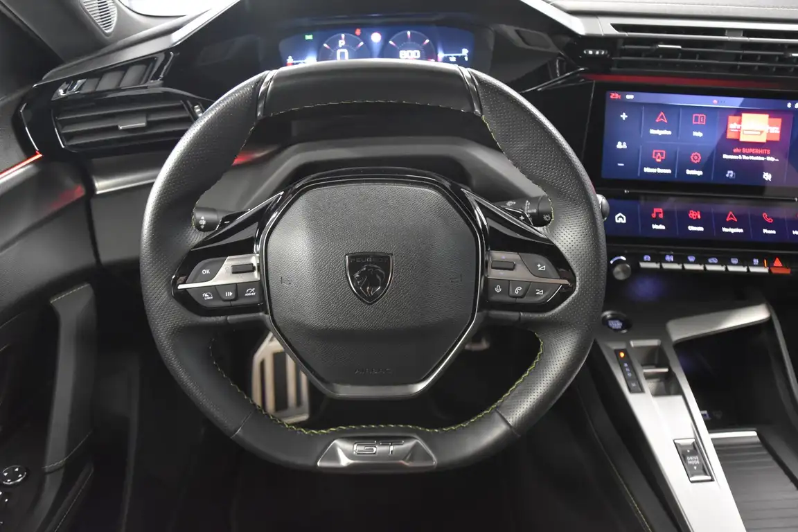 PEUGEOT 408