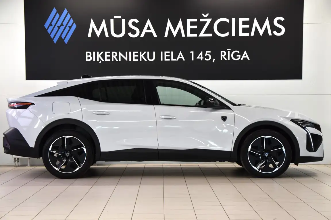 PEUGEOT 408