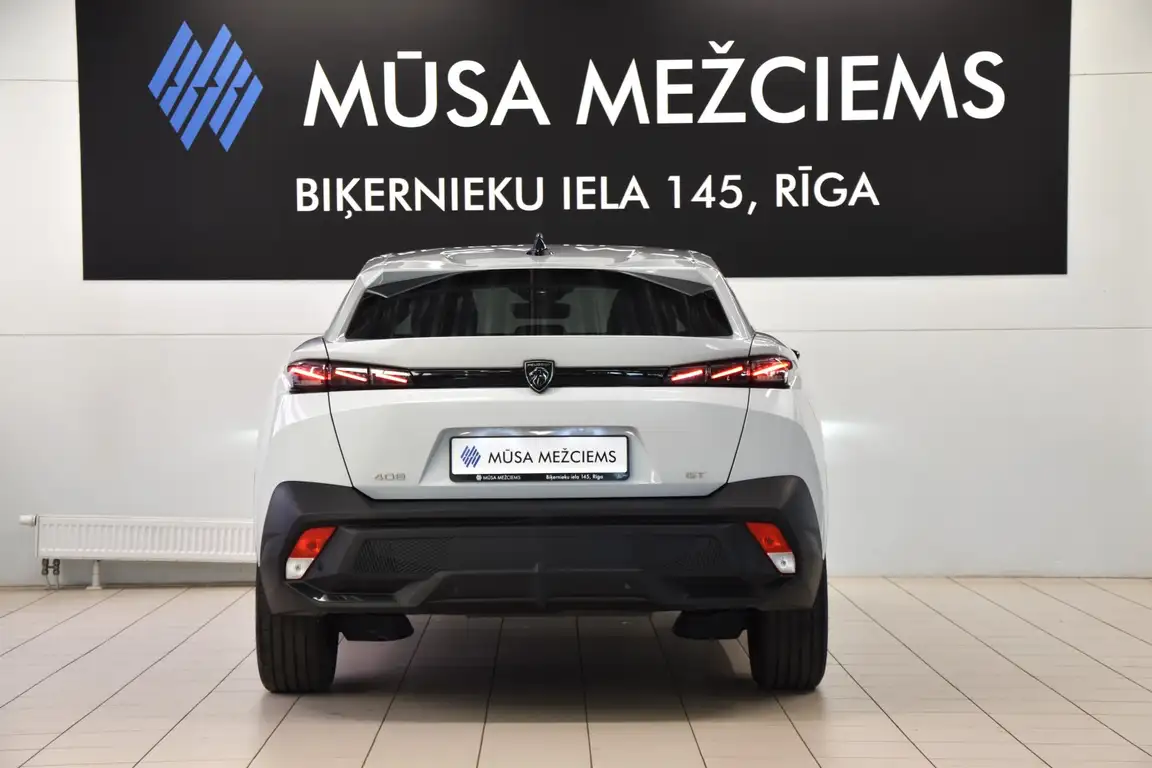 PEUGEOT 408