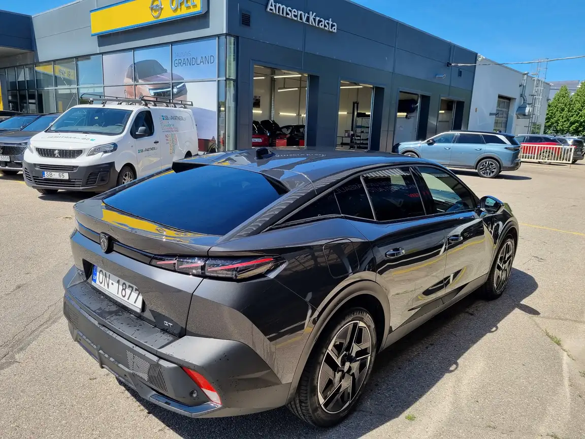 PEUGEOT 408