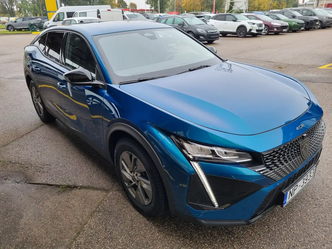 PEUGEOT 408