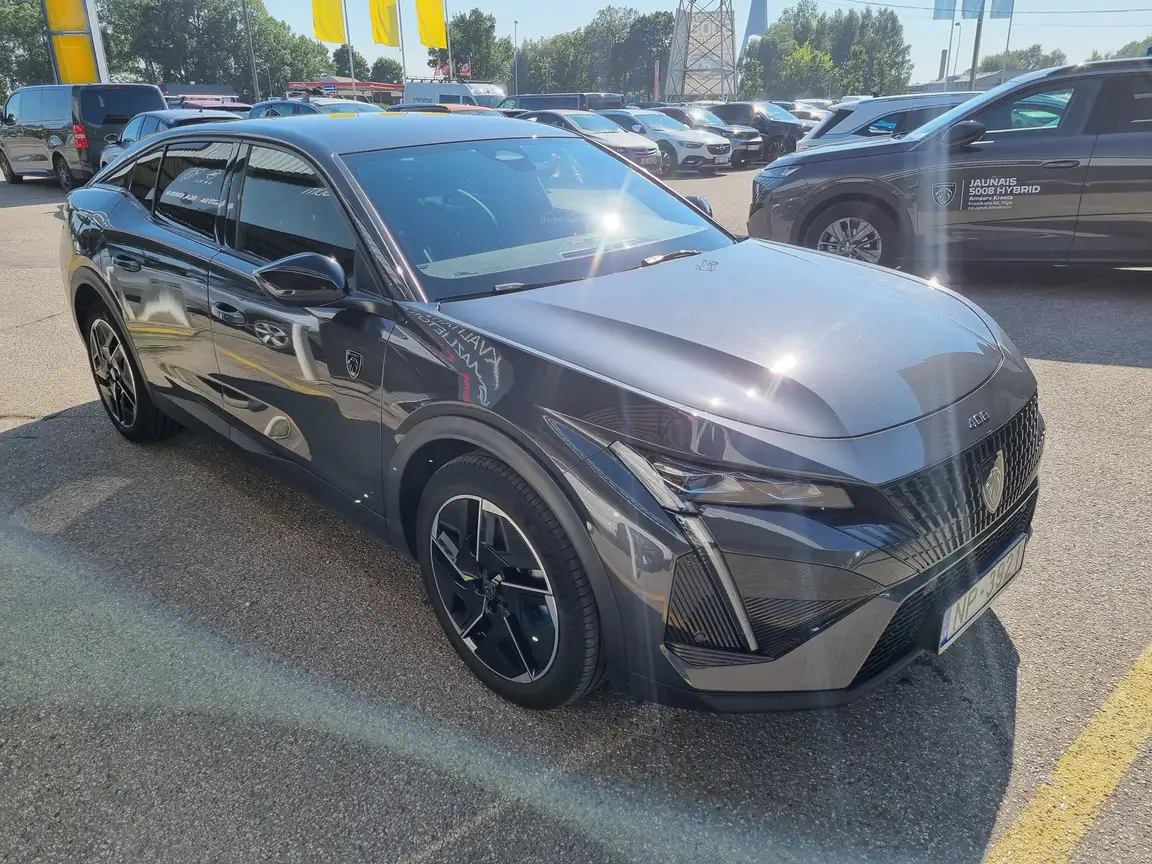 PEUGEOT 408
