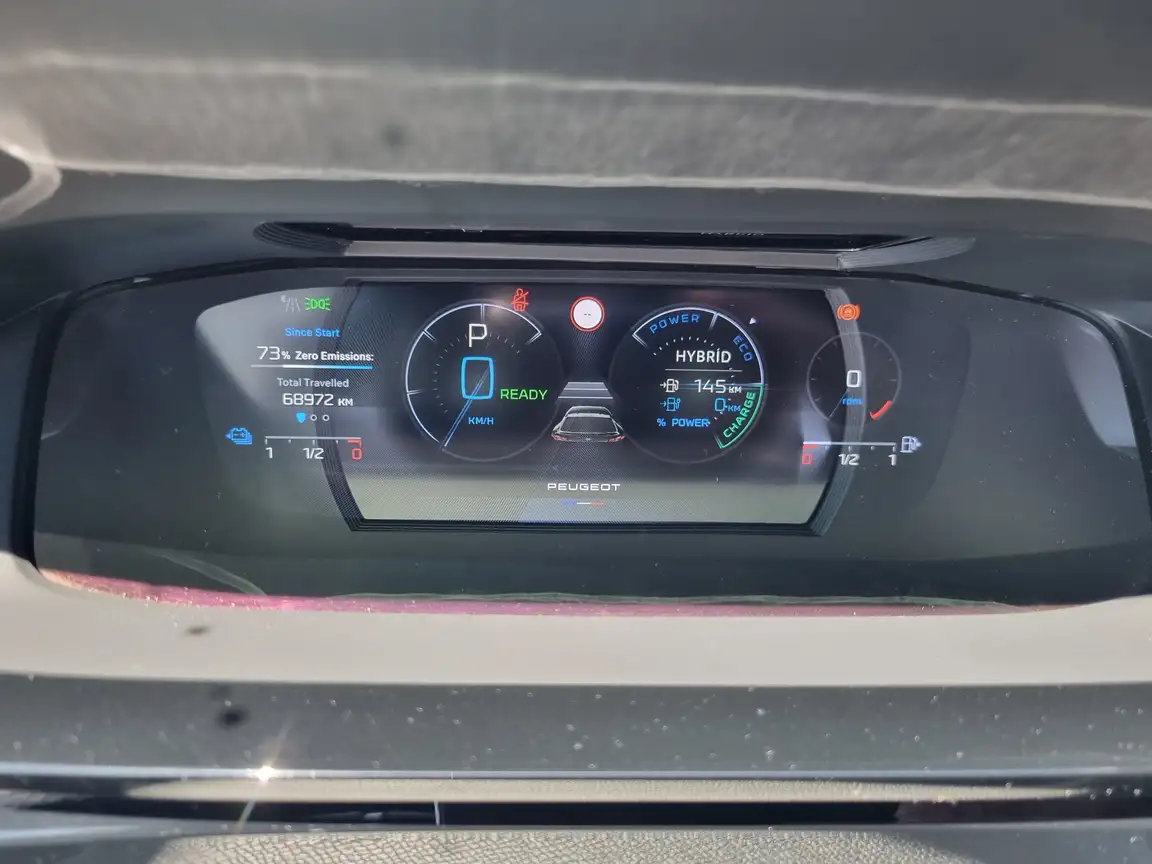 PEUGEOT 408