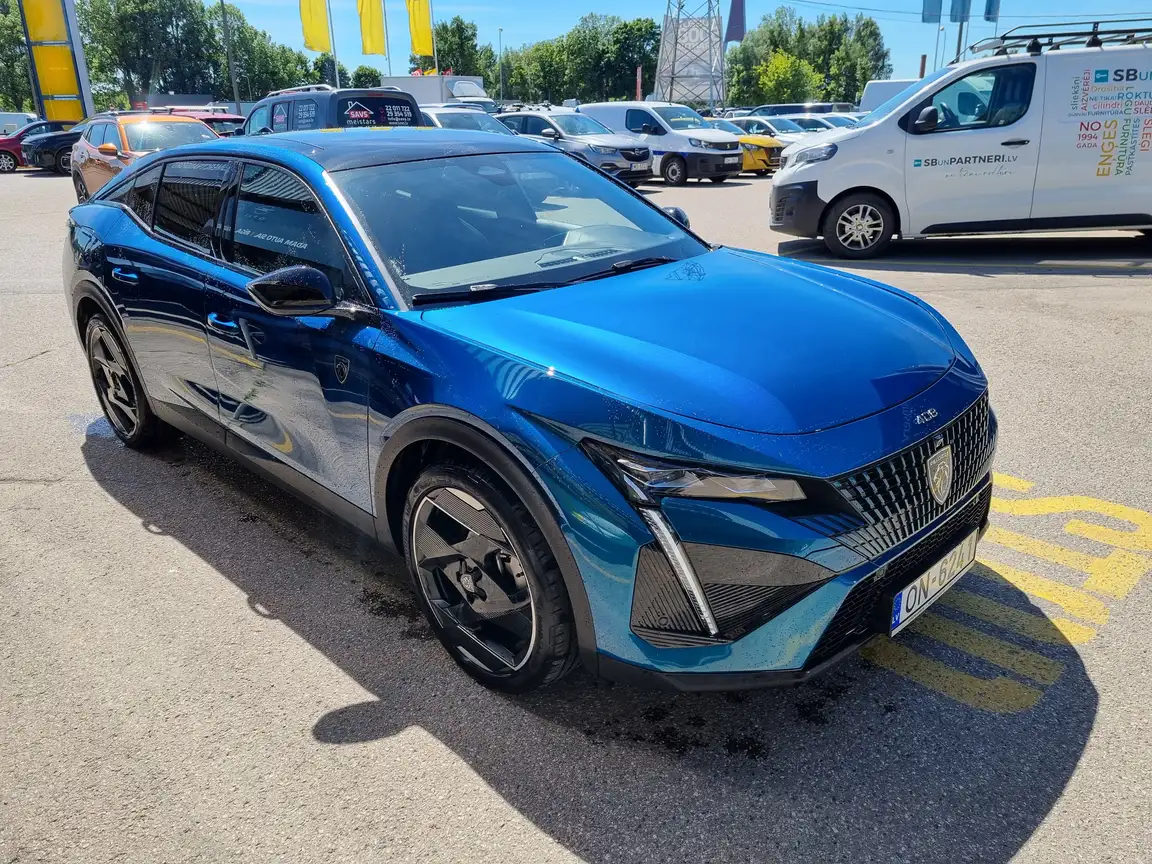 PEUGEOT 408