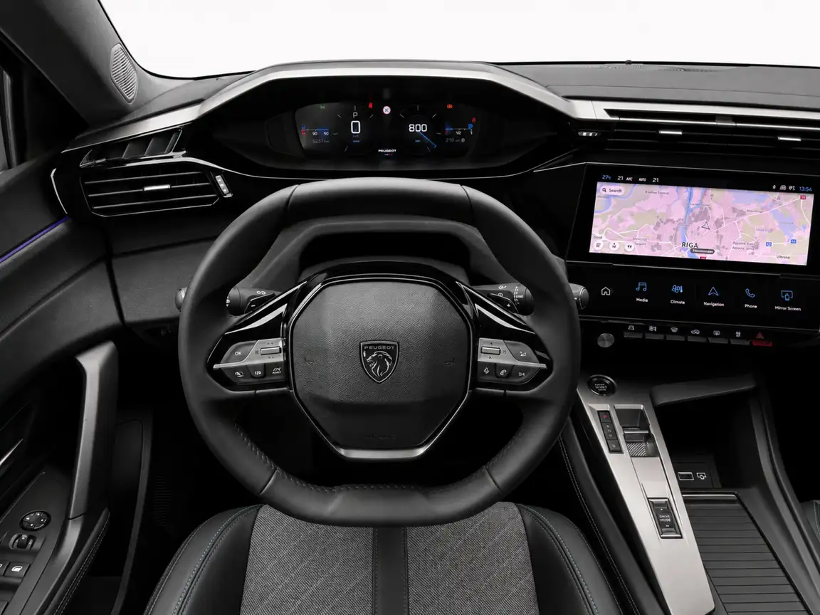 PEUGEOT 408