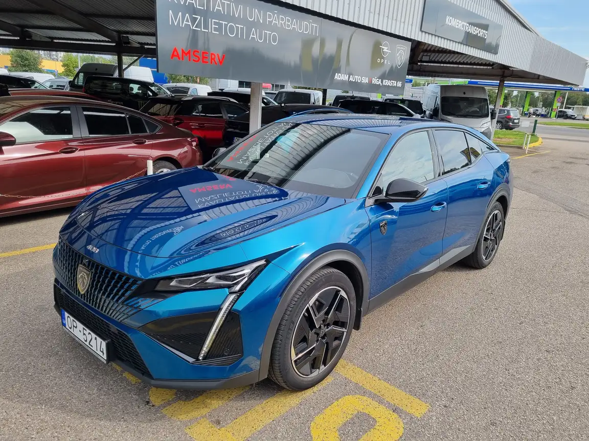 PEUGEOT 408