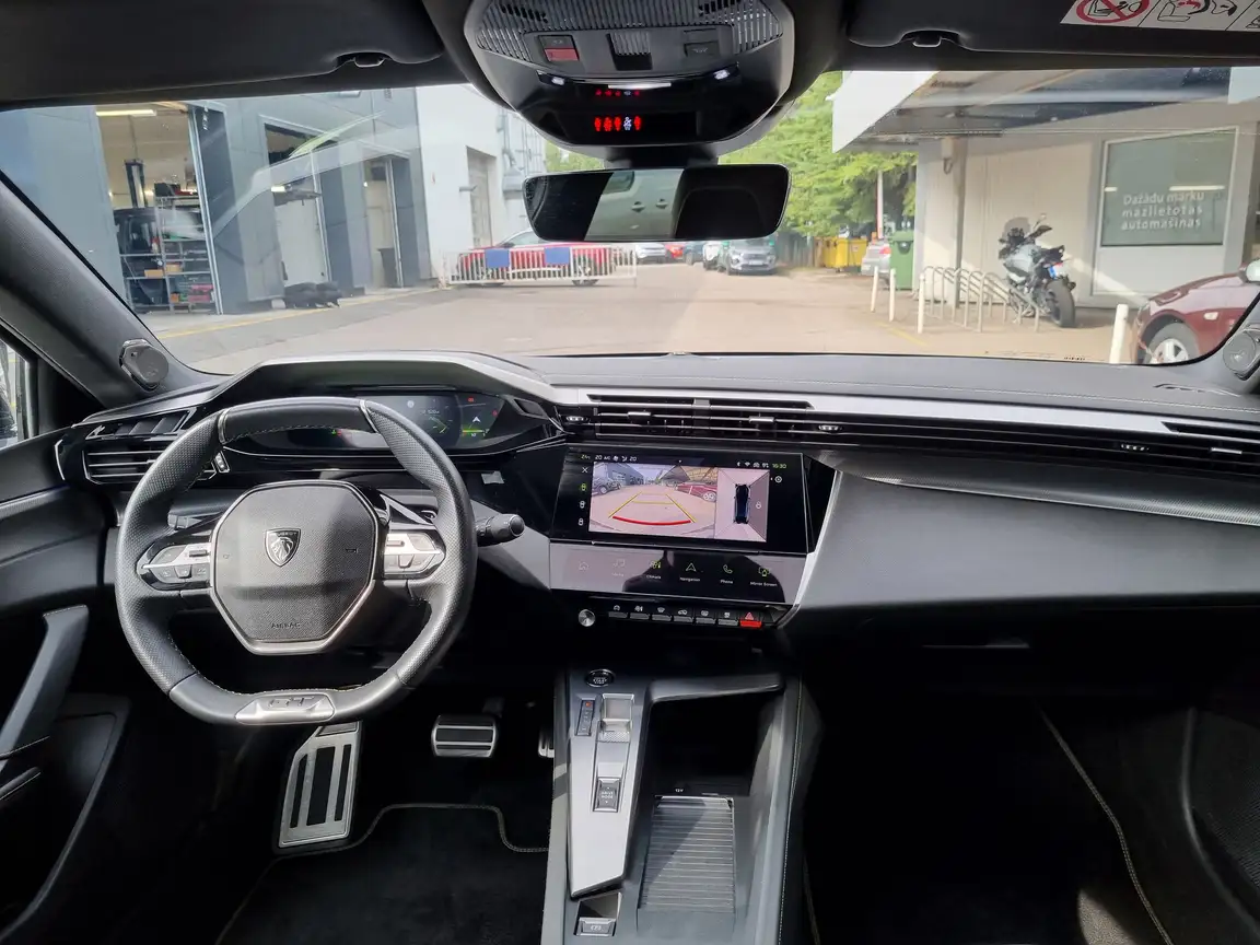 PEUGEOT 408