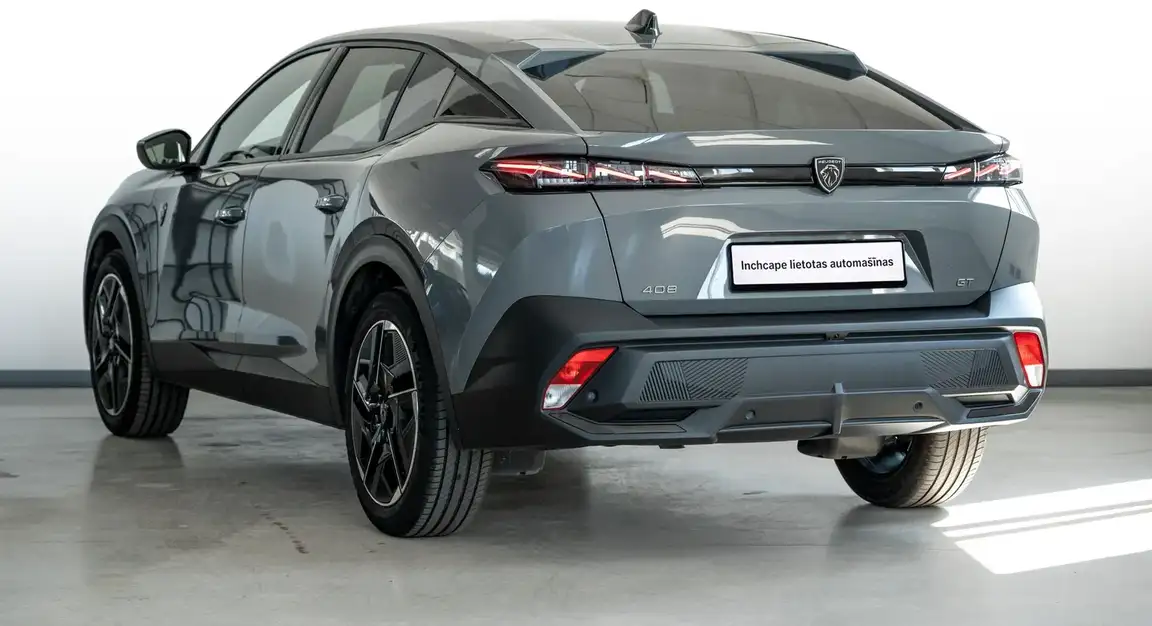 PEUGEOT 408