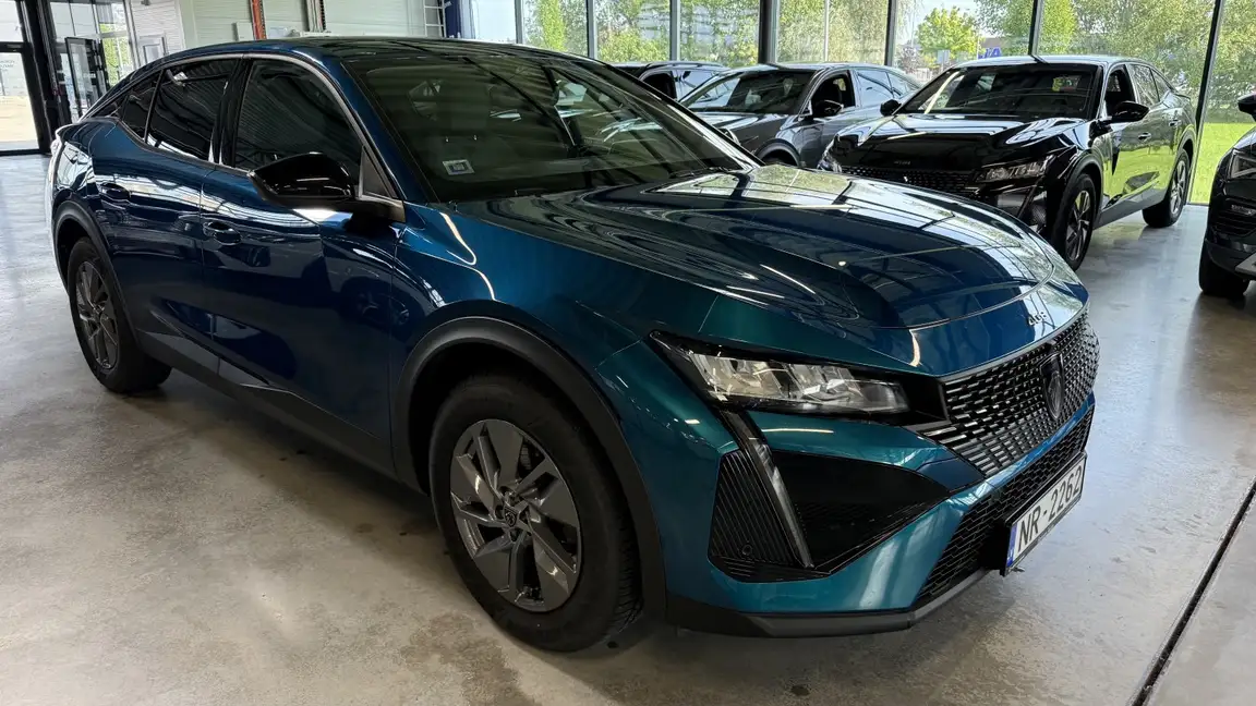 PEUGEOT 408