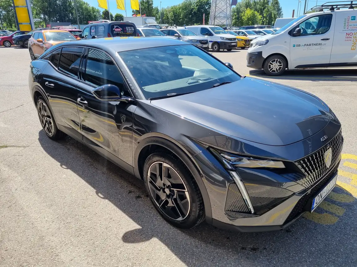 PEUGEOT 408