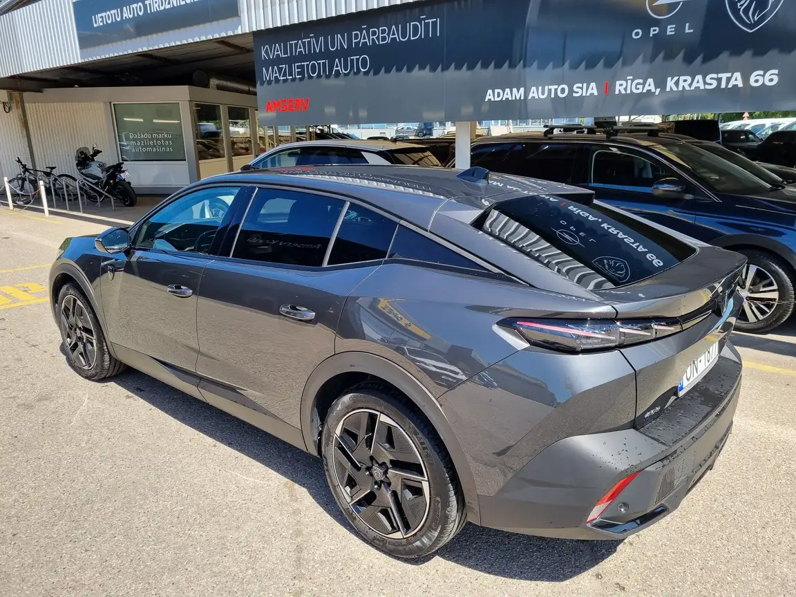 PEUGEOT 408