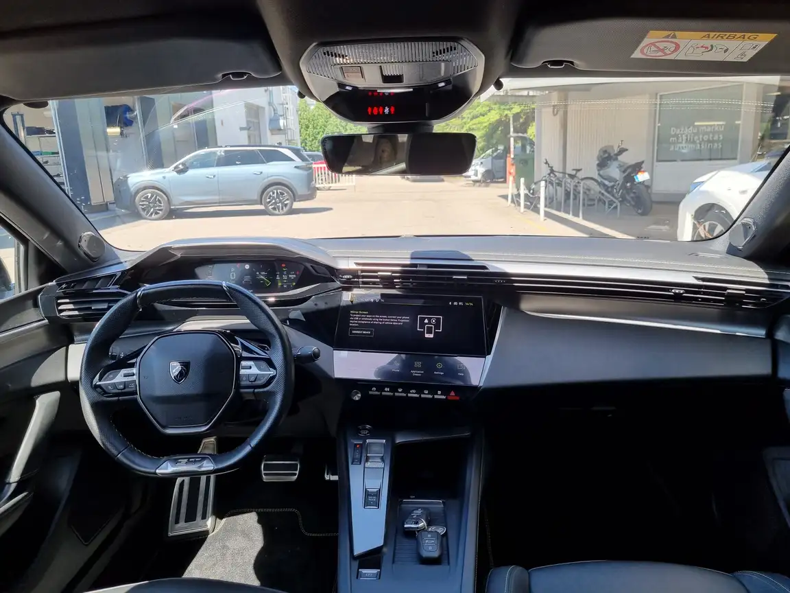 PEUGEOT 408