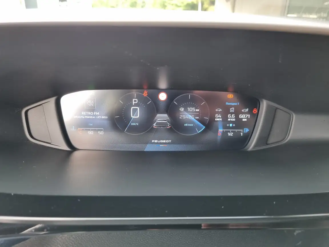 PEUGEOT 408