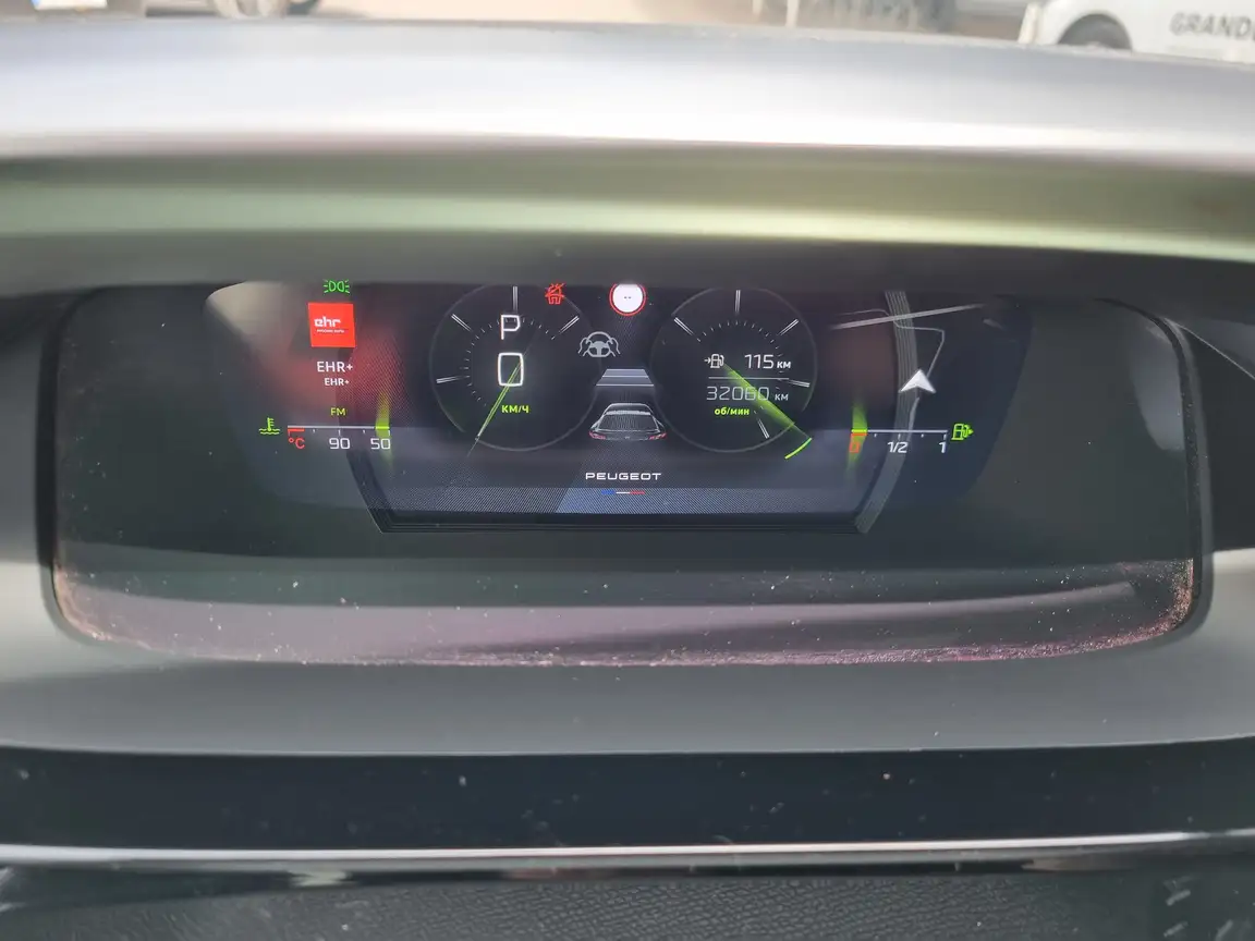 PEUGEOT 408