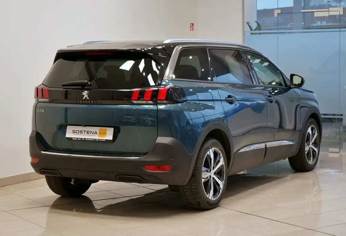 PEUGEOT 5008