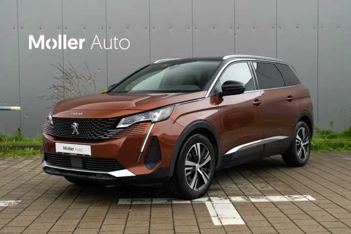 PEUGEOT 5008