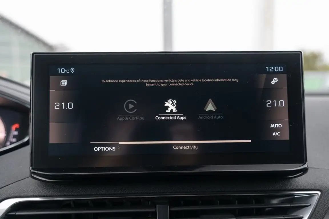 PEUGEOT 5008