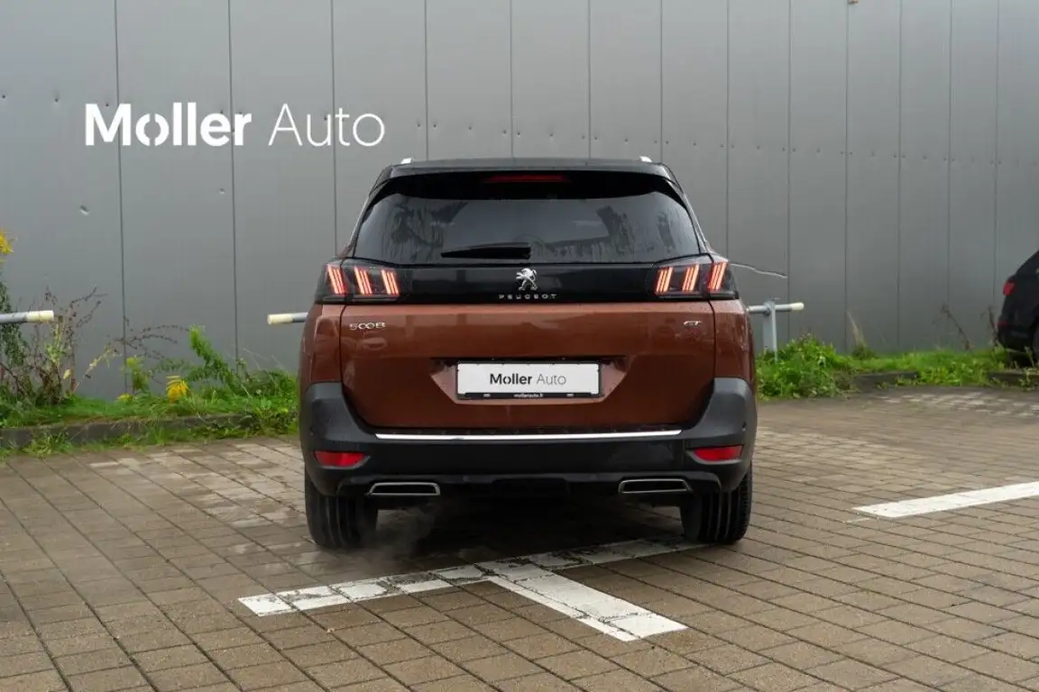 PEUGEOT 5008