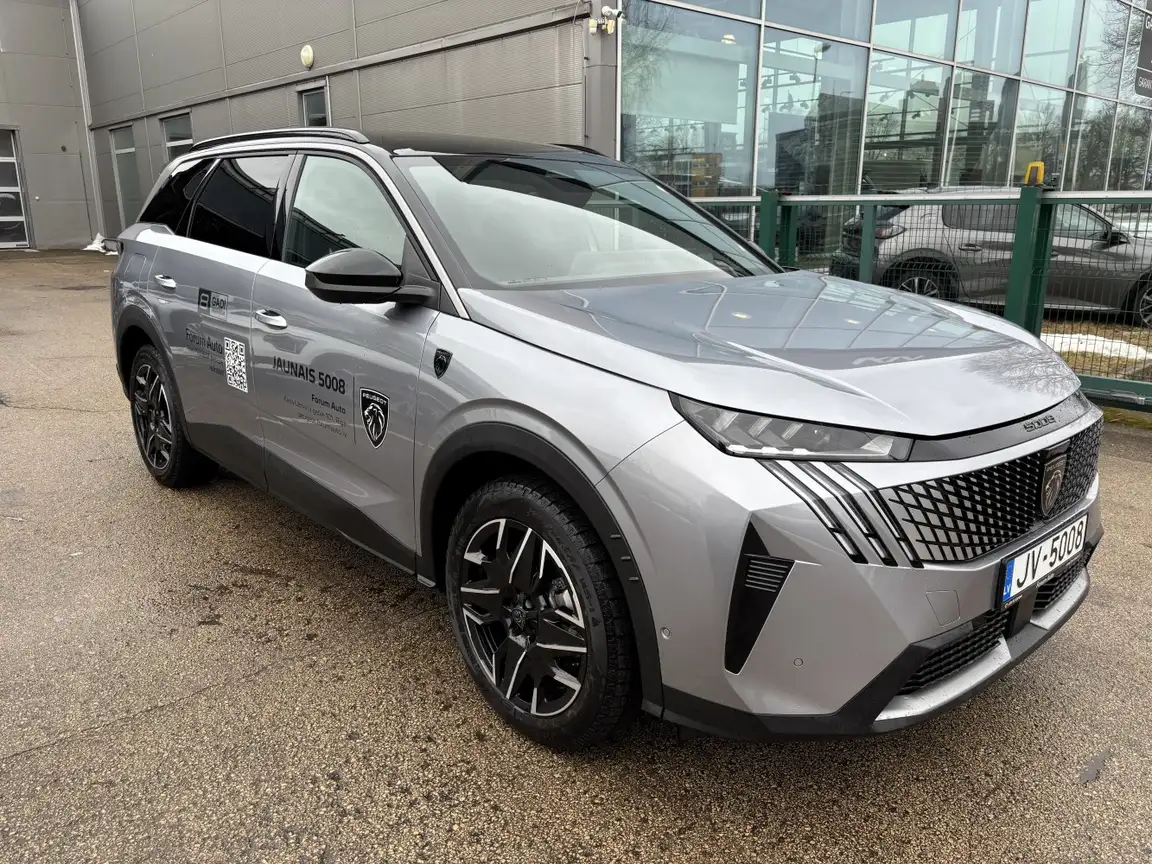 PEUGEOT 5008