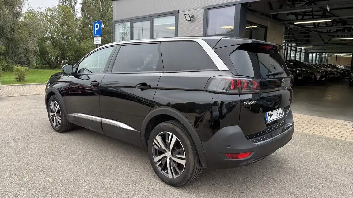PEUGEOT 5008