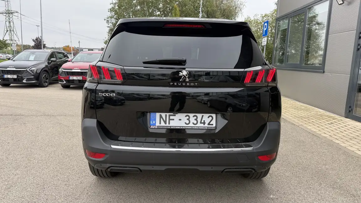 PEUGEOT 5008