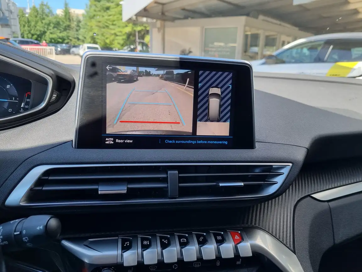 PEUGEOT 5008