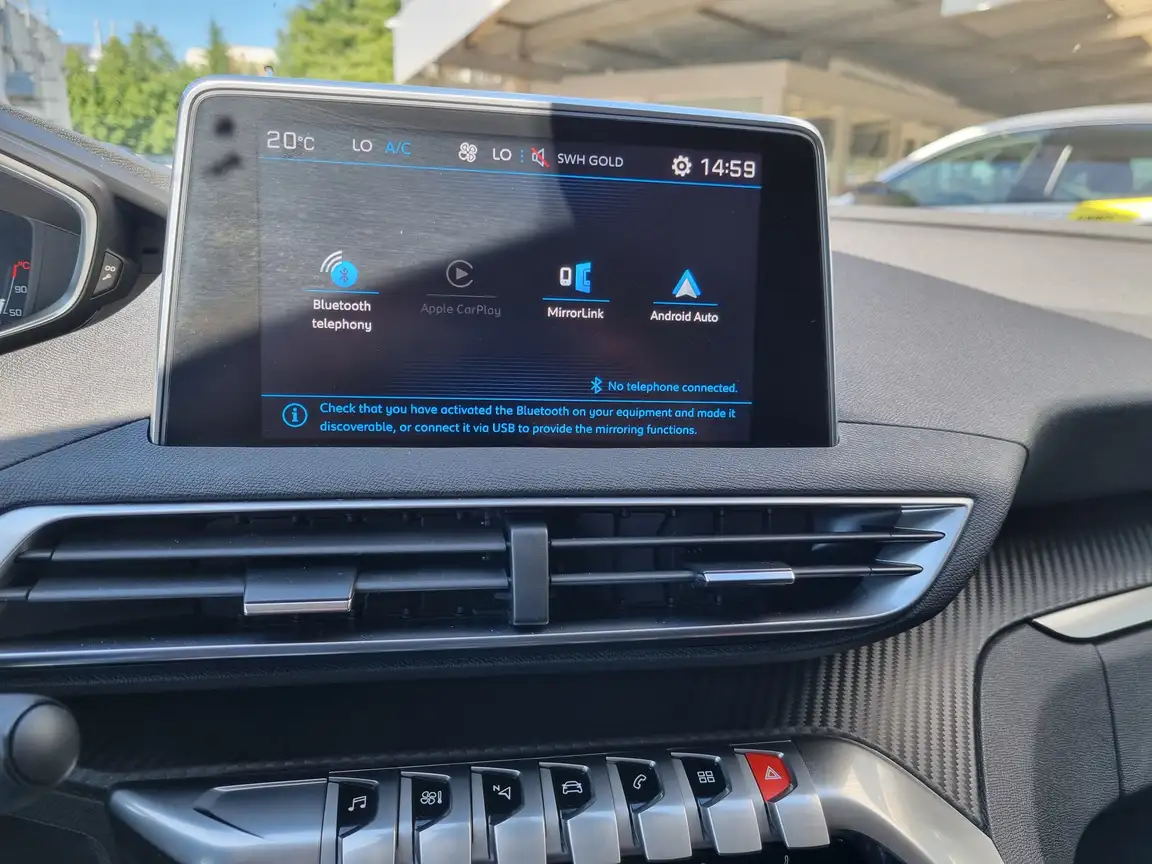 PEUGEOT 5008