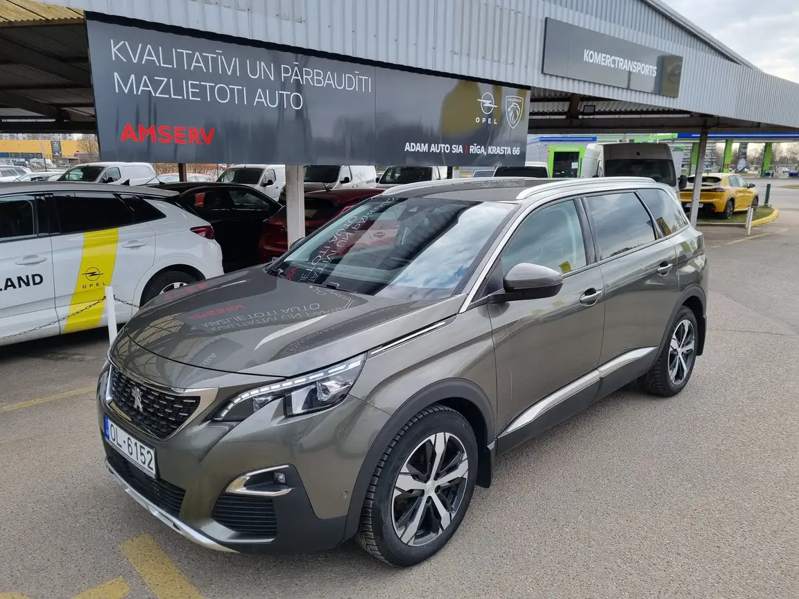 PEUGEOT 5008