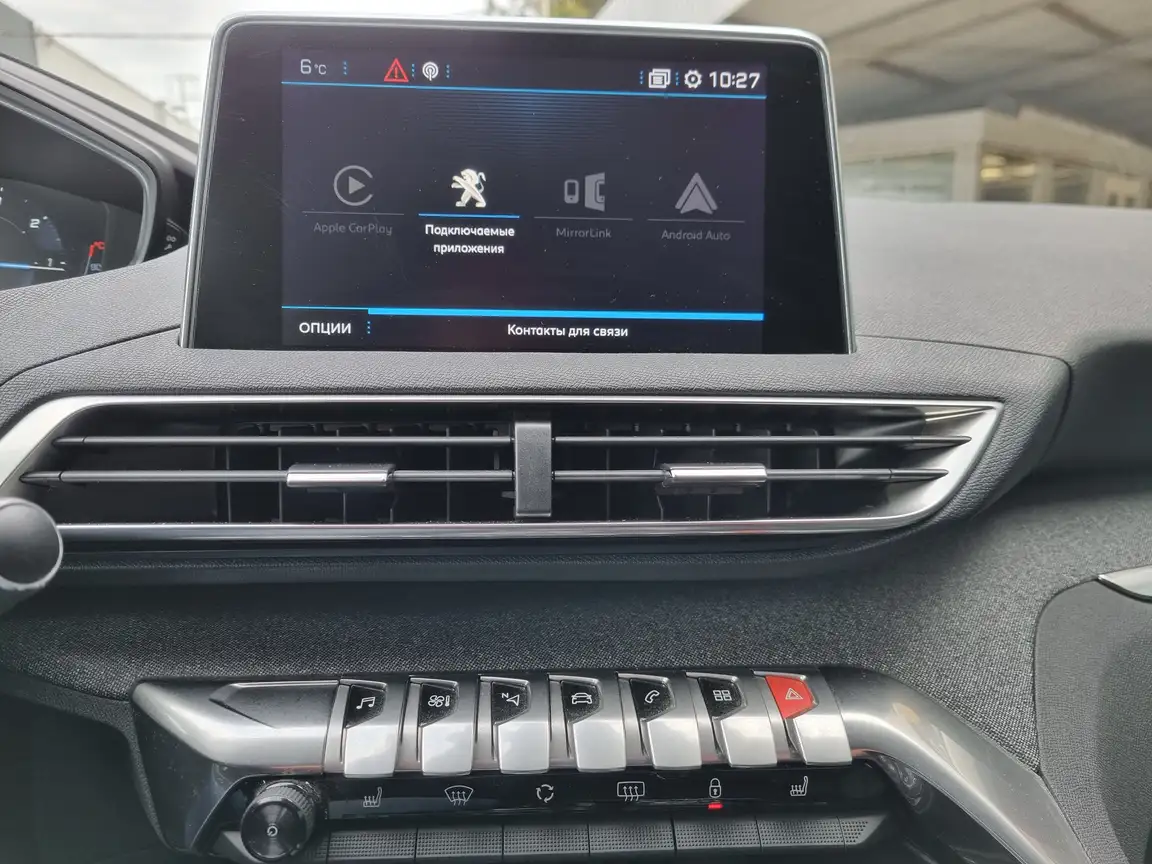 PEUGEOT 5008