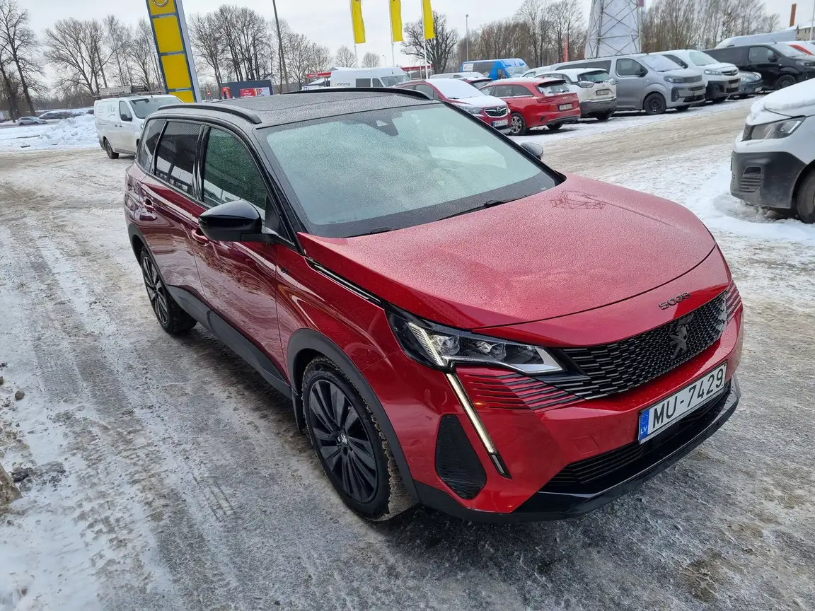 PEUGEOT 5008