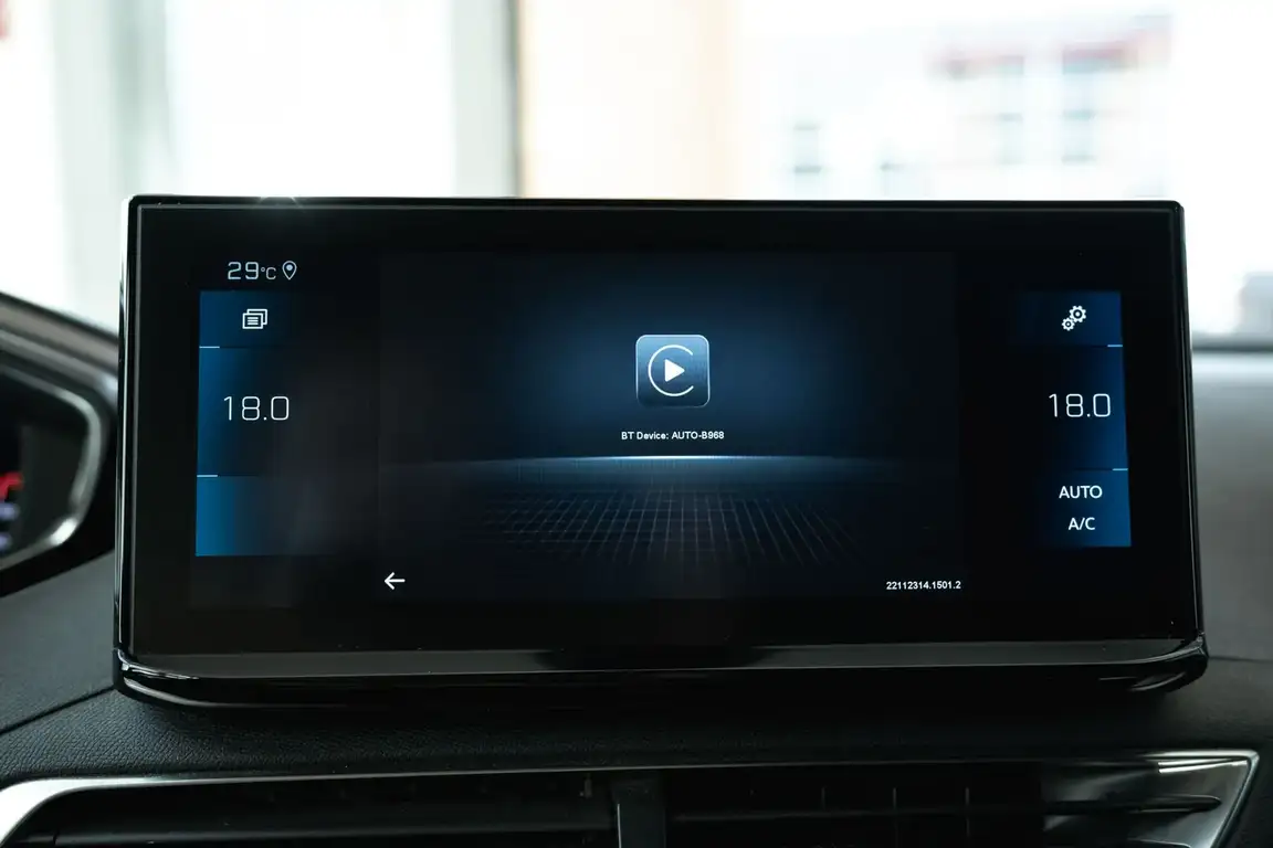 PEUGEOT 5008