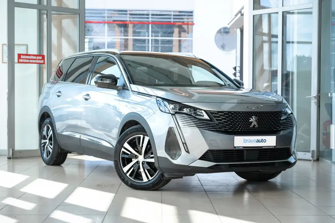 PEUGEOT 5008