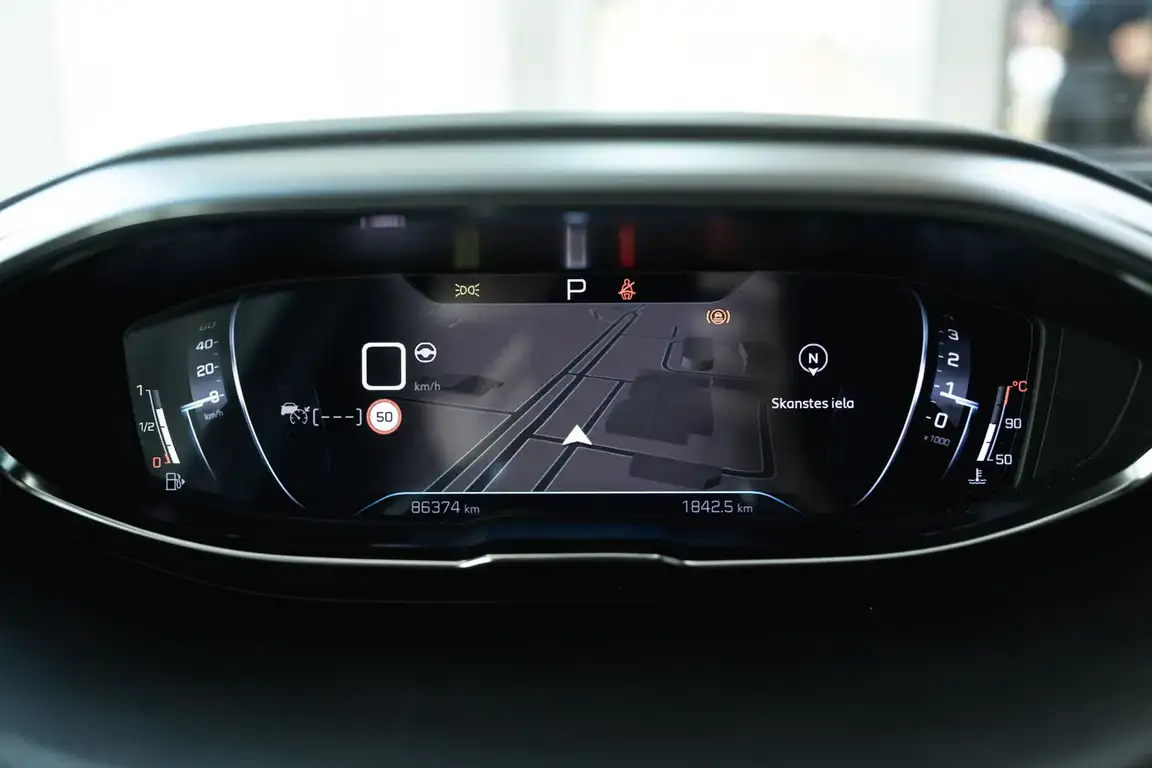 PEUGEOT 5008
