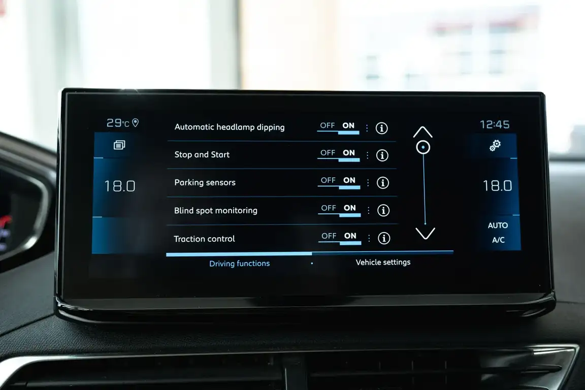 PEUGEOT 5008