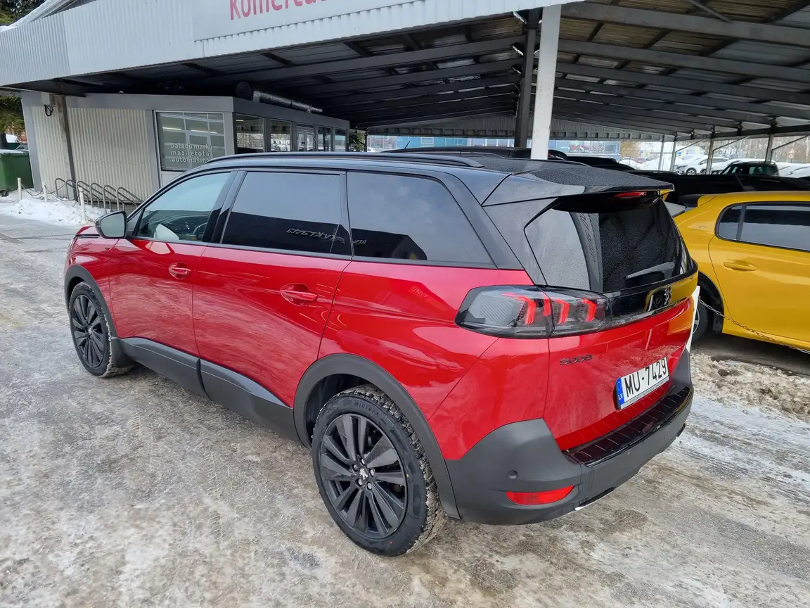 PEUGEOT 5008