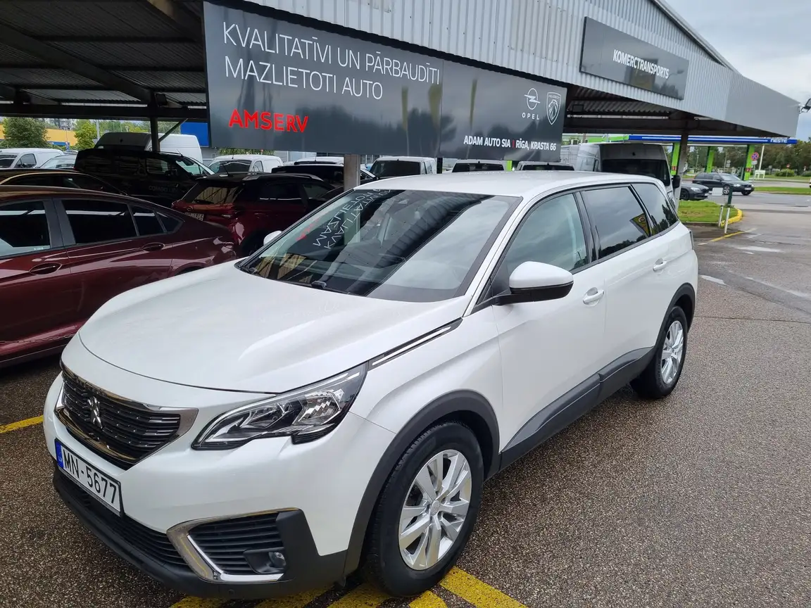 PEUGEOT 5008