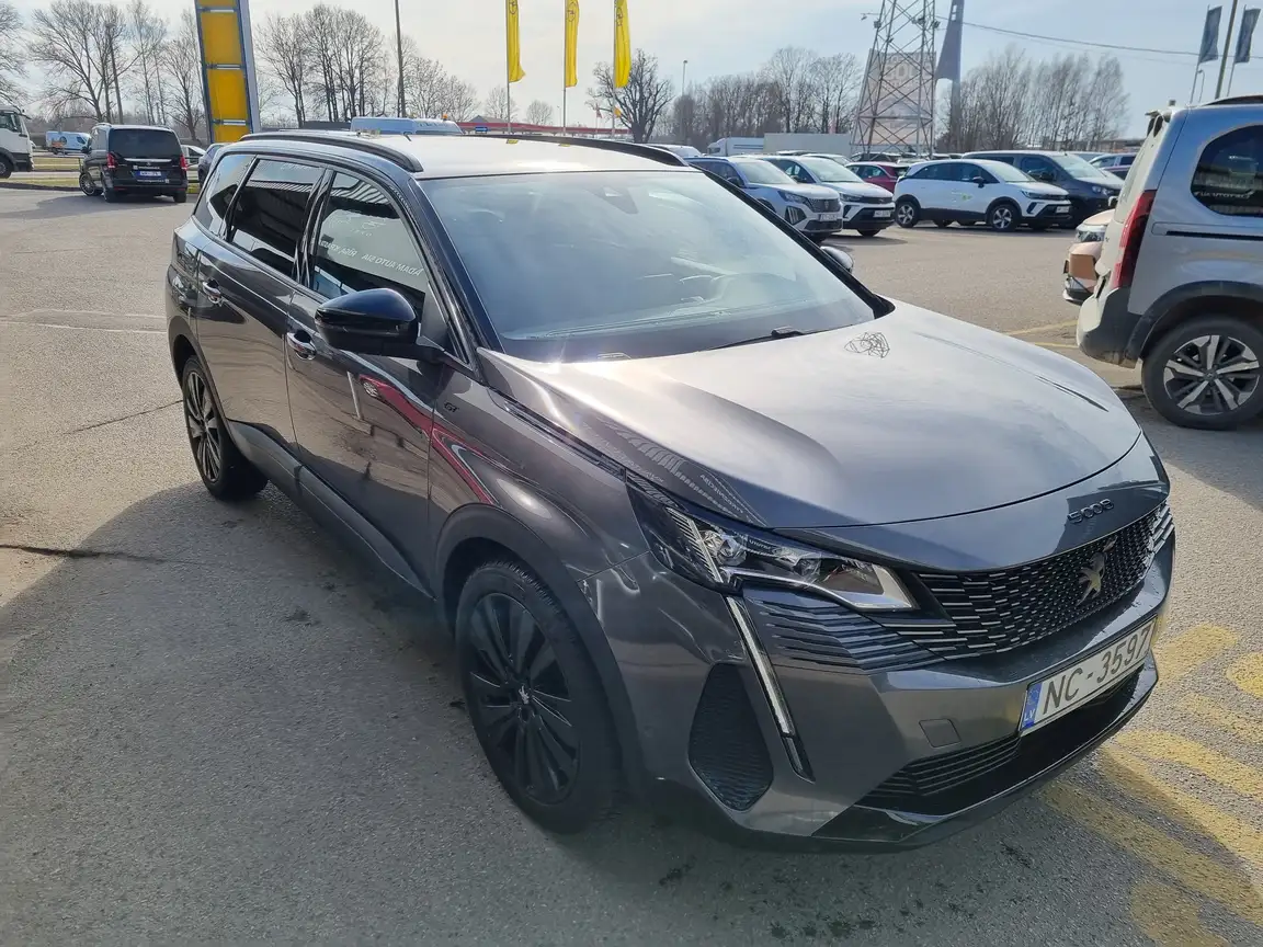 PEUGEOT 5008