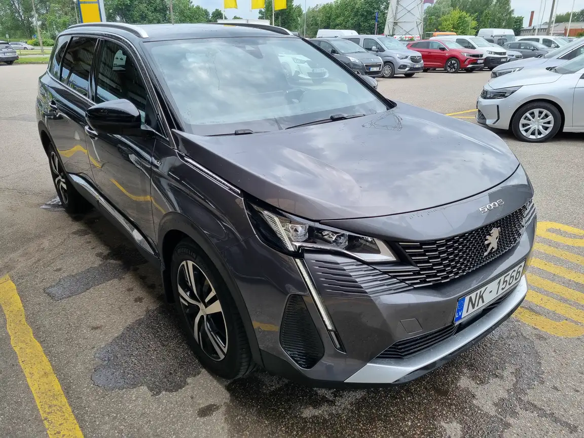 PEUGEOT 5008
