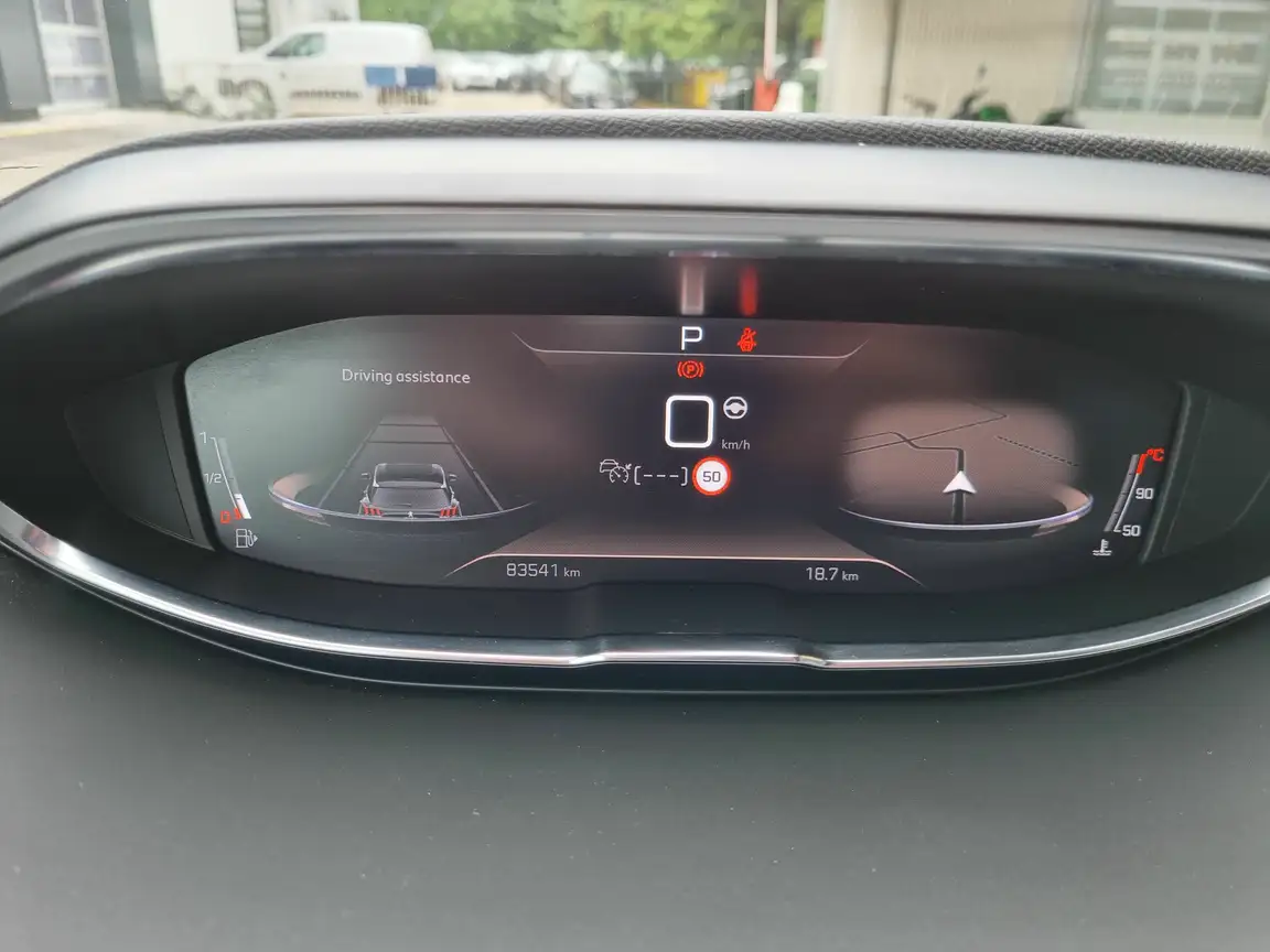 PEUGEOT 5008