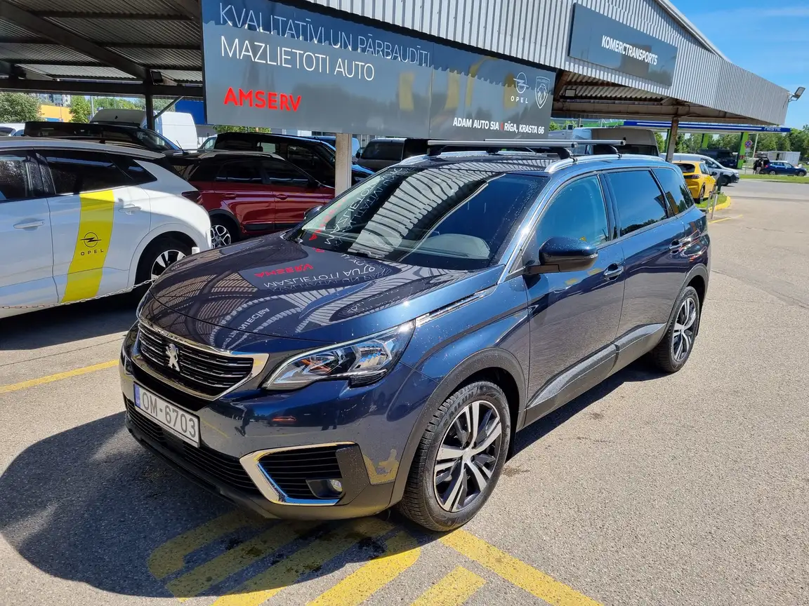 PEUGEOT 5008