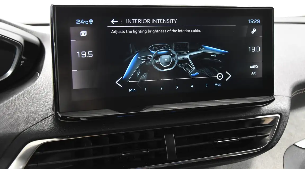PEUGEOT 5008