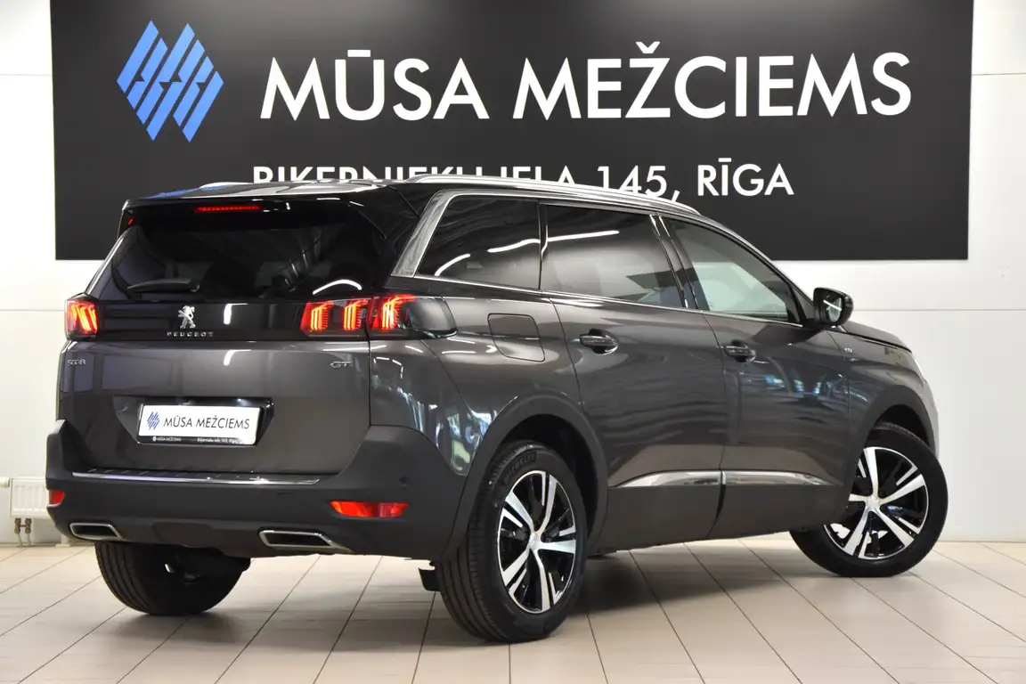 PEUGEOT 5008